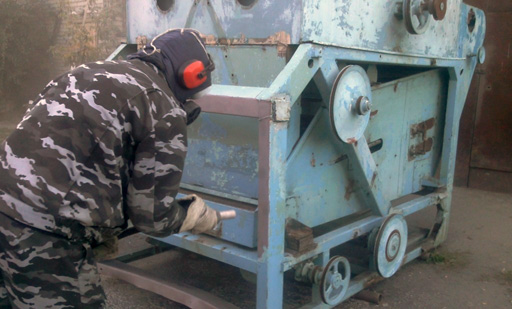 Пескоструйная очистка оборудования ,станков